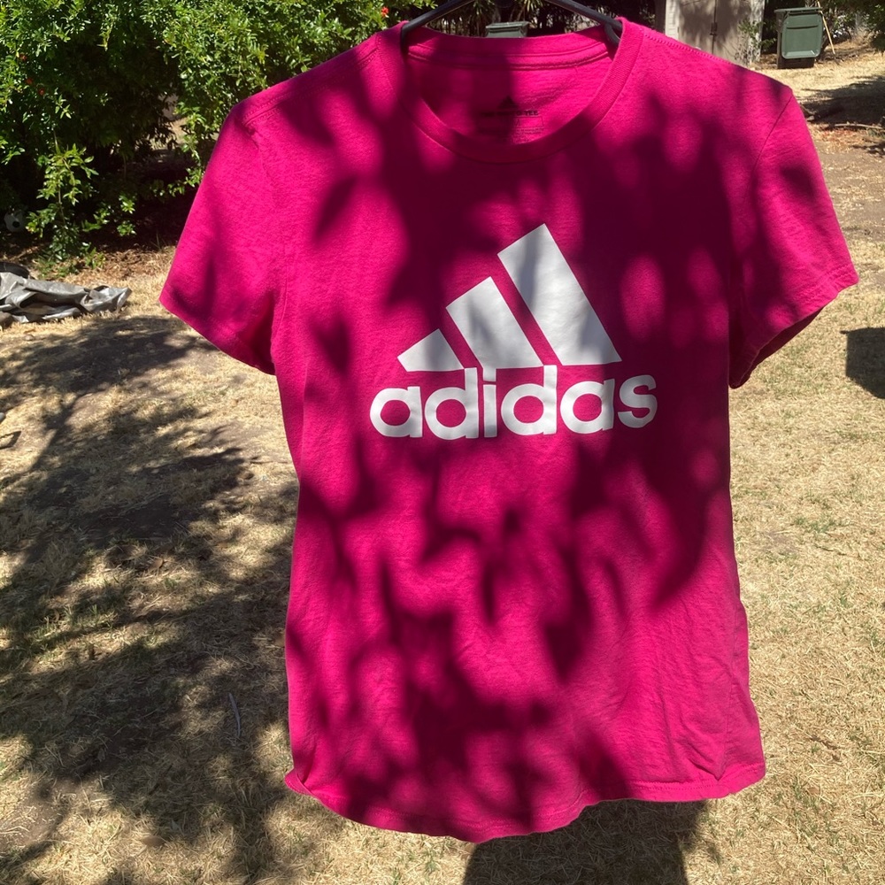 Women’s Adidas shirt size medium